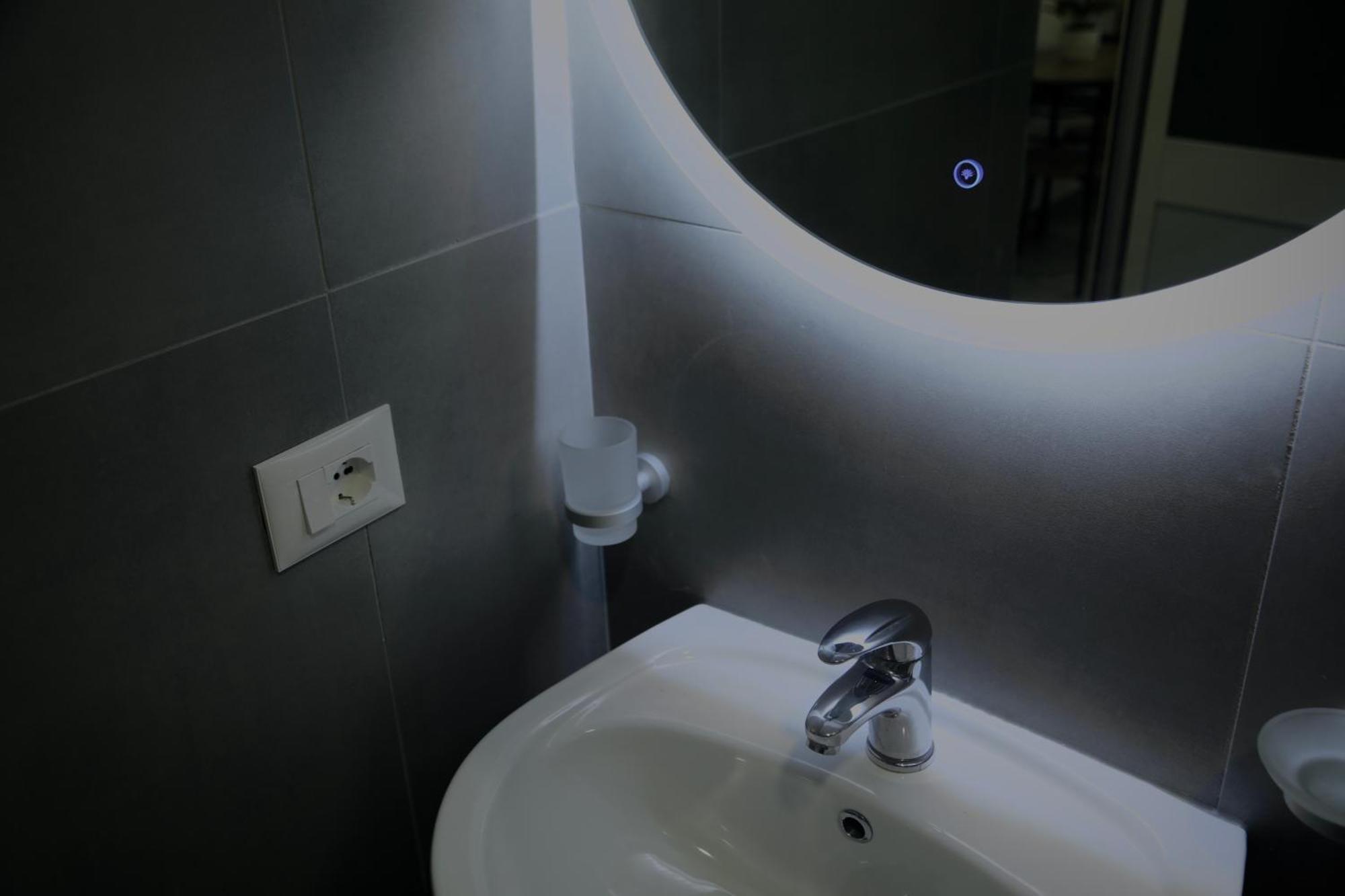 Sea View Apartments 格勒姆 外观 照片