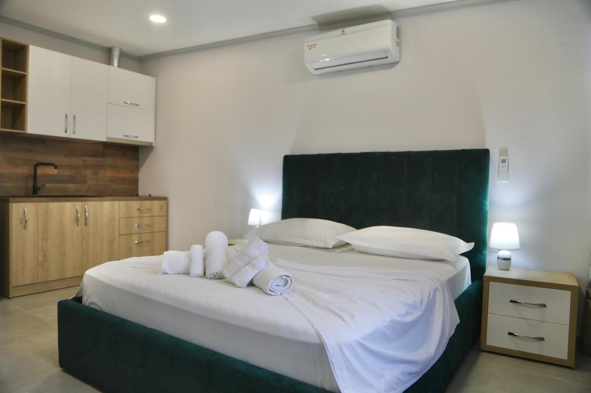 Sea View Apartments 格勒姆 外观 照片
