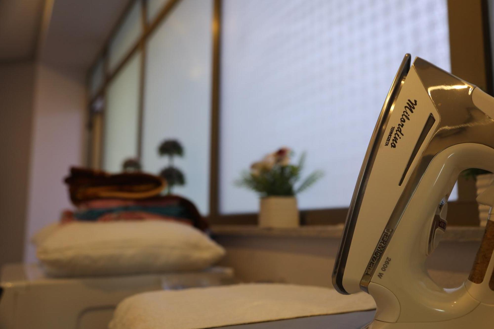 Sea View Apartments 格勒姆 外观 照片